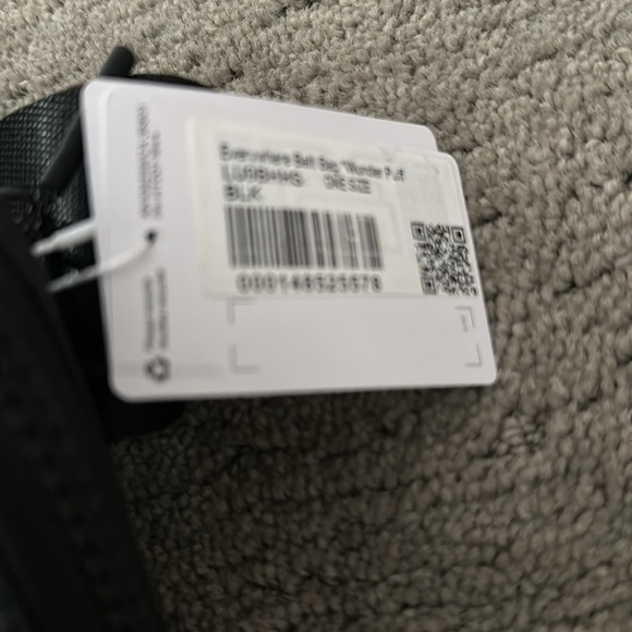 Lululemon everywhere belt bag, Wunder Puff - black NEW - Picture 6 of 6